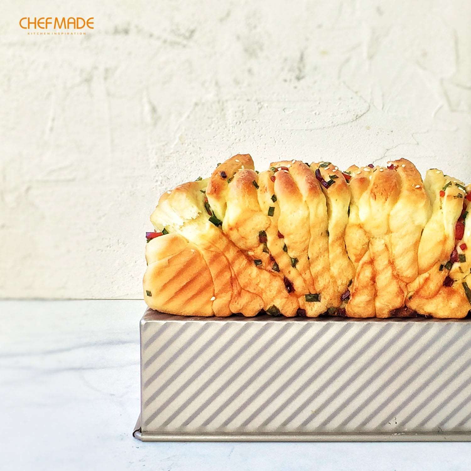 CHEFMADE 300g Non-Stick Corrugated Loaf Pan with Cover